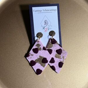 Woman’s polymer & resin earrings